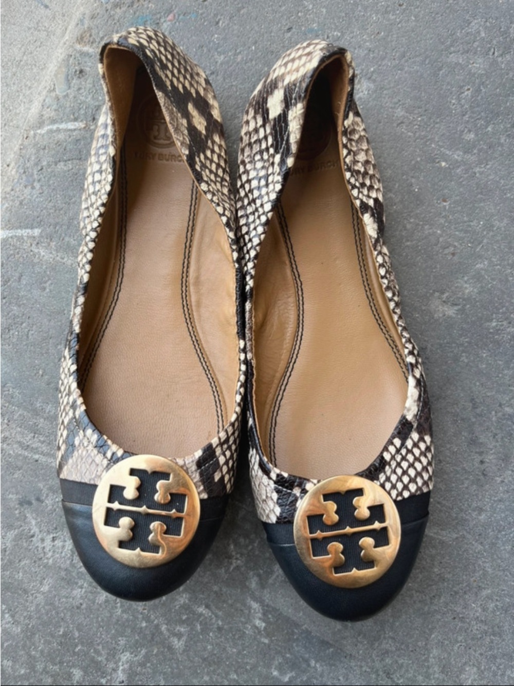 Tory Burch Snakeskin Print Flats with Black Cap Toe and Gold Logo Size 8